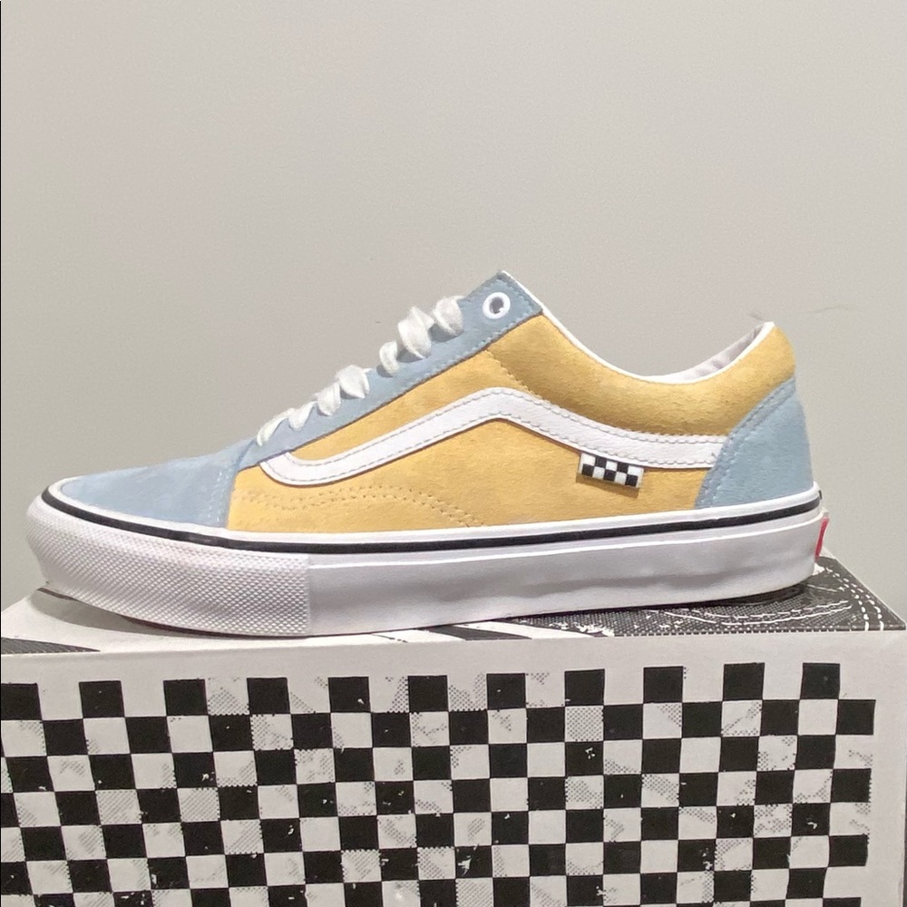 Old  Skool Vans  Winter Sky Skate Shoes.